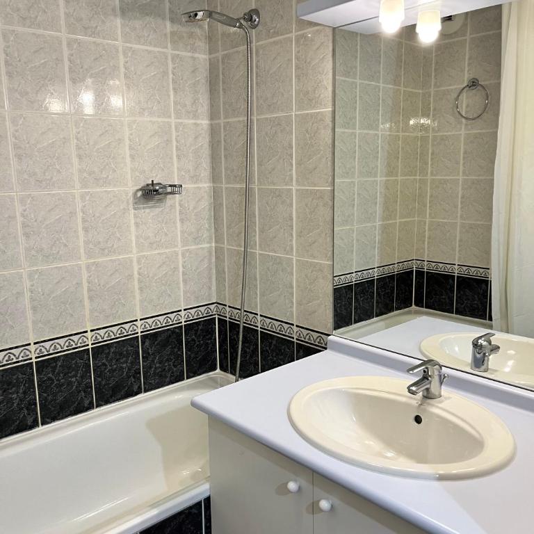 Duplex 6 à 8 personnes au pied des pistes Les Hauts de Valmeinier B 412 - Appartement 3 Chambres - 11