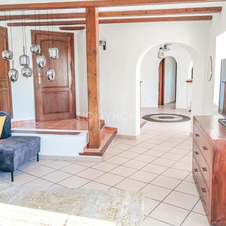 Casa Nella - pool, AC, sea views, walk to beach - Villa - 29