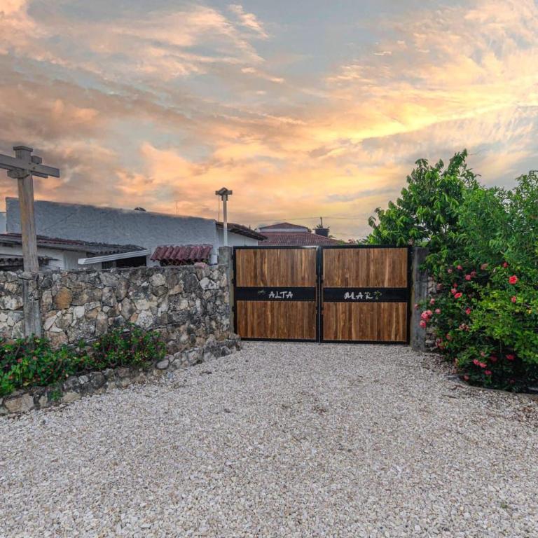 Casa La Altamar - Five-Bedroom House - 37