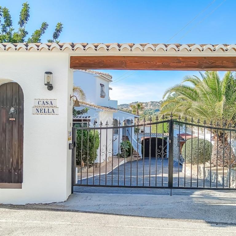 Casa Nella - pool, AC, sea views, walk to beach - Villa - 23