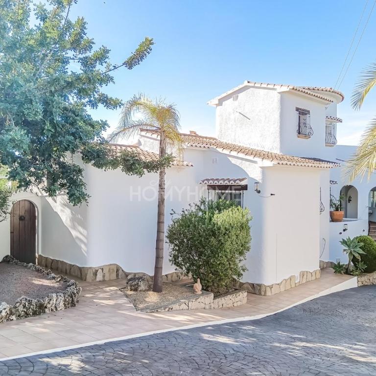 Casa Nella - pool, AC, sea views, walk to beach - Villa - 25