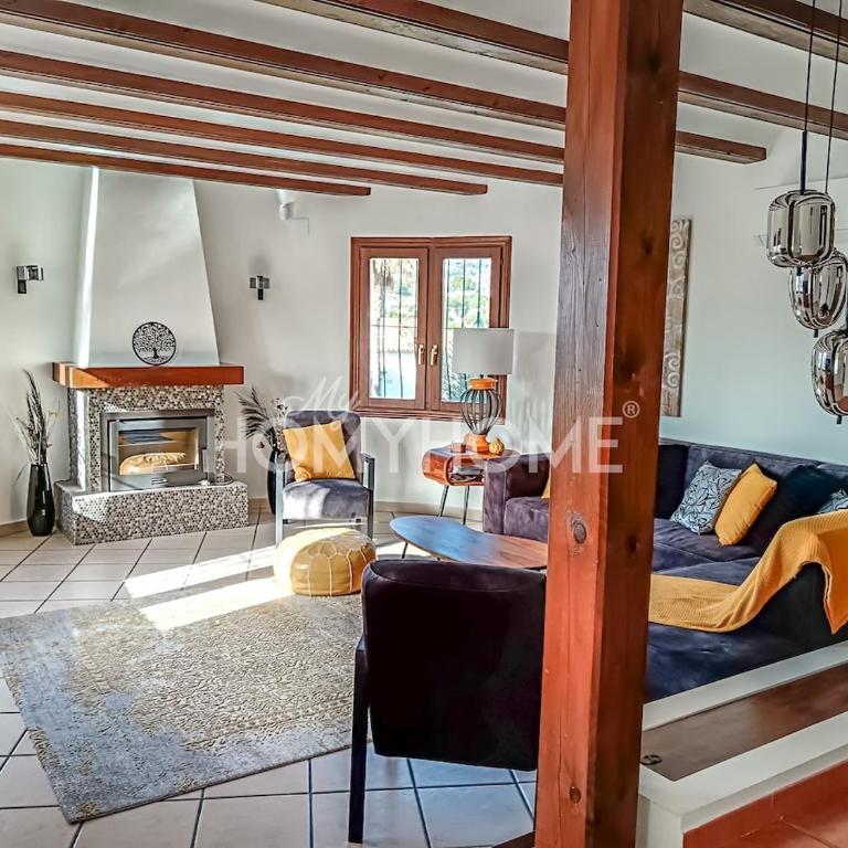 Casa Nella - pool, AC, sea views, walk to beach - Villa - 19