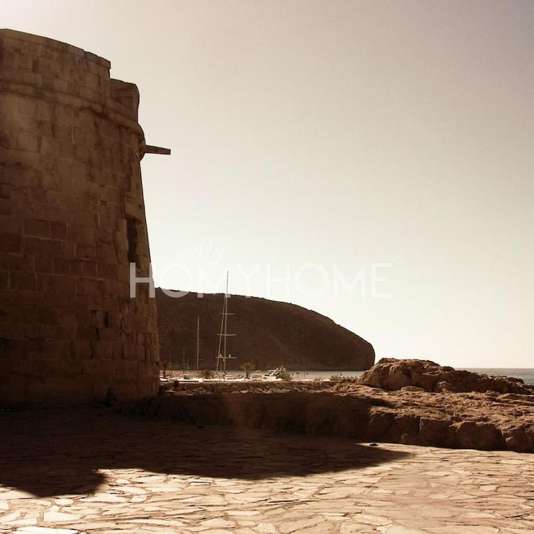 Casa Nella - pool, AC, sea views, walk to beach - Villa - 72