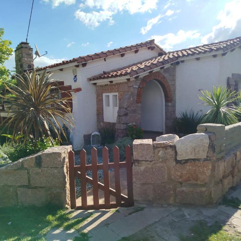 Cómoda casa familiar en Capilla del Monte - Casa con 1 dormitorio - 1