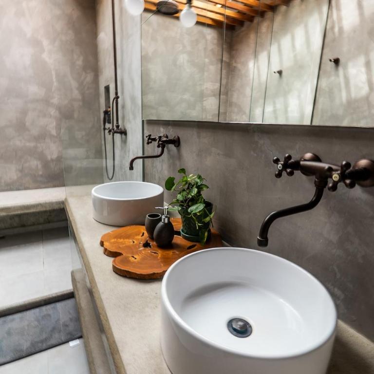 Duplex First laureles park - Three-Bedroom Apartment - 9