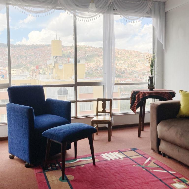 Hermosa vista, soleado y acogedor departamento en Sopocahi - Three-Bedroom Apartment - High Floor - 14