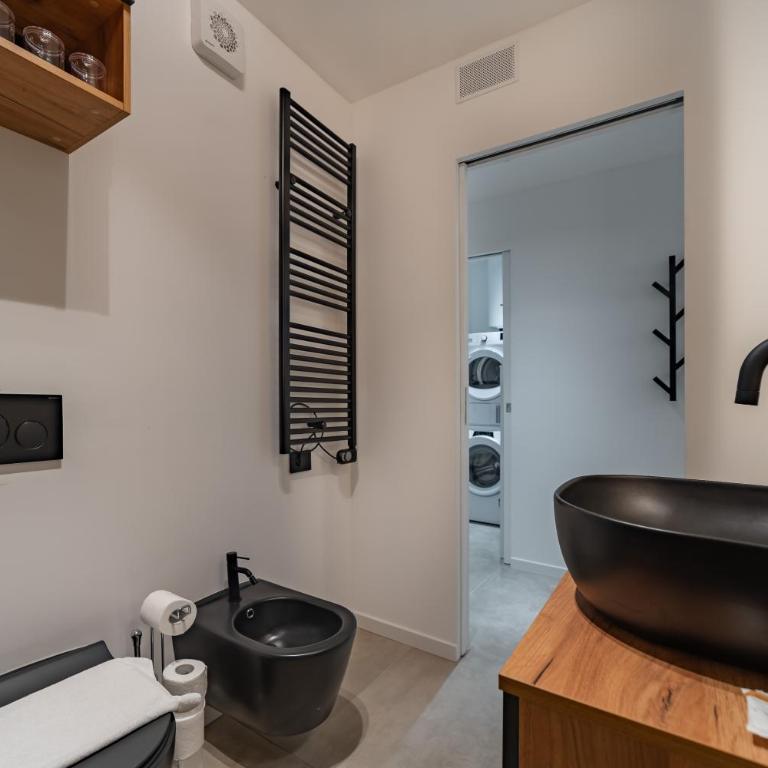 9 min Walk from Porta Nuova, Design and Elegance - Appartamento con 1 Camera da Letto - 9