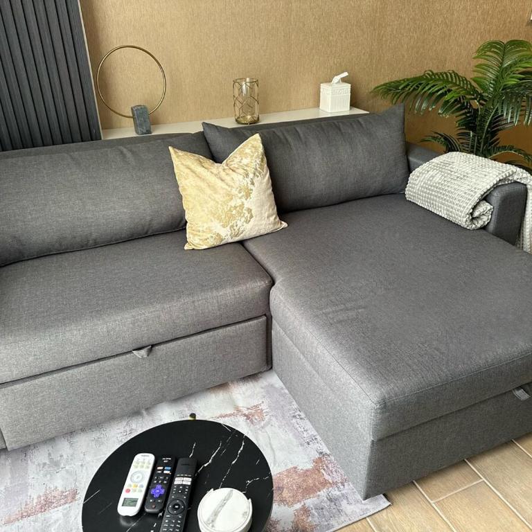 Beautiful 2 bedrooms condo with pool Livo Tower - Two-Bedroom Apartment - 13