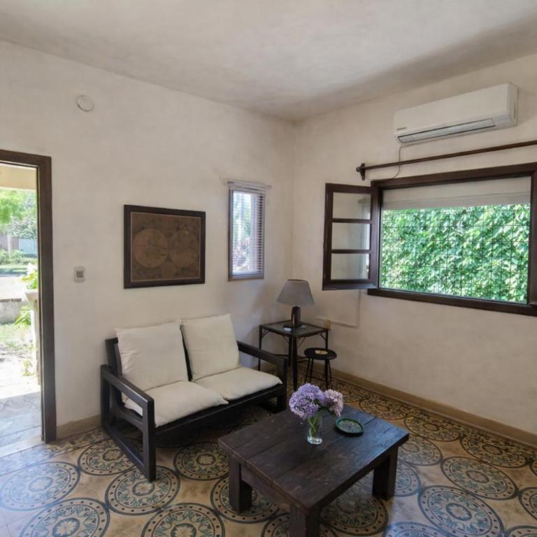 Piriápolis a 4 cuadras de playa,"Las Hortensias" - Casa de 2 dormitorios - 4