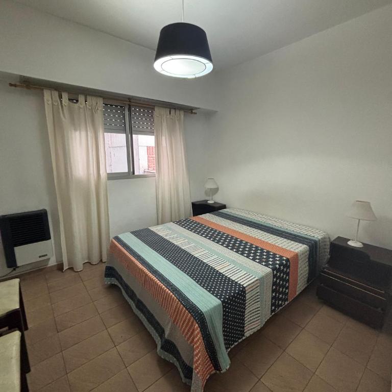 Check and Home - 11 de Septiembre - 4 Huéspedes a 500mts de Playa La Perla - Apartamento de 1 dormitorio - 1