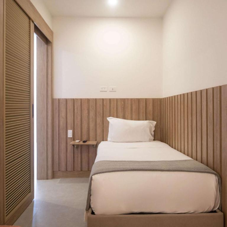 Enchanting 2BR with Balcony in Morros - Two-Bedroom Apartment - 19