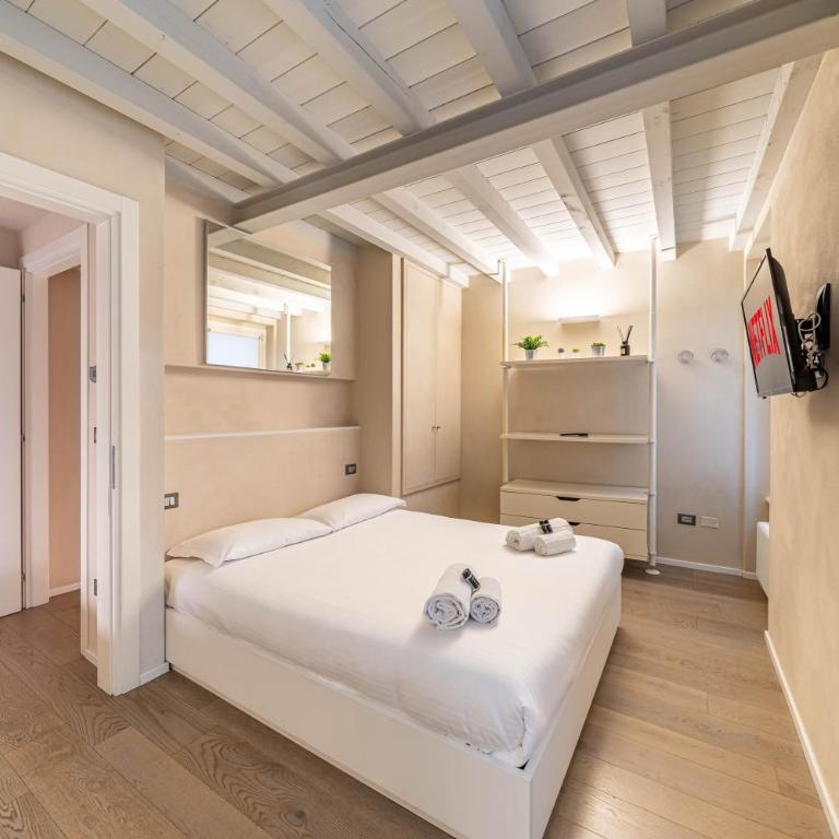 Casa Sofia in Duomo - One-Bedroom Apartment - 2