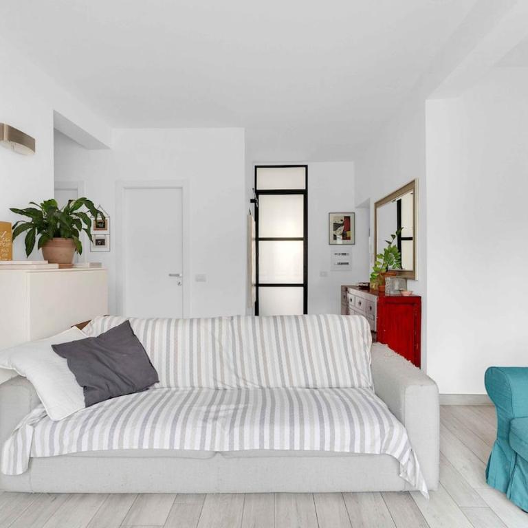 Colori e stile sui Navigli - Appartamento con 2 Camere da Letto e Vista Giardino - 5