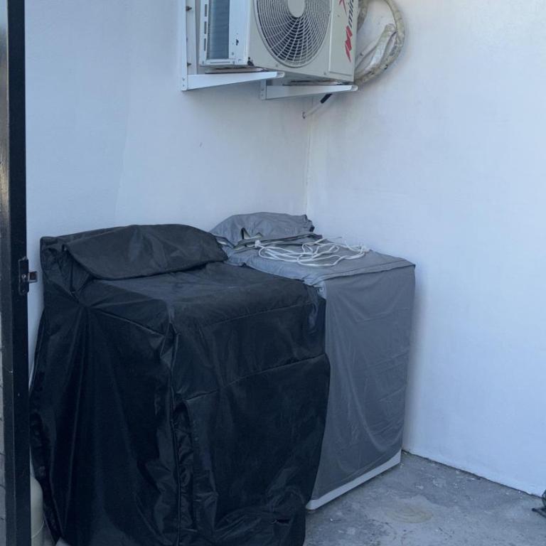 Fully equipt Apt - One-Bedroom Apartment - 2