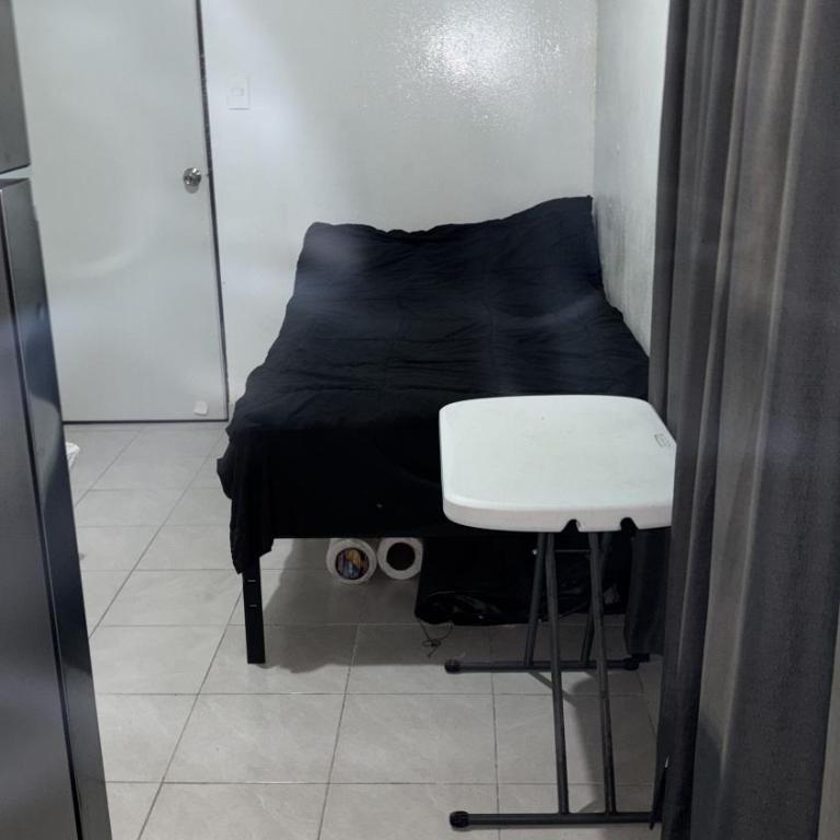 Fully equipt Apt - One-Bedroom Apartment - 6