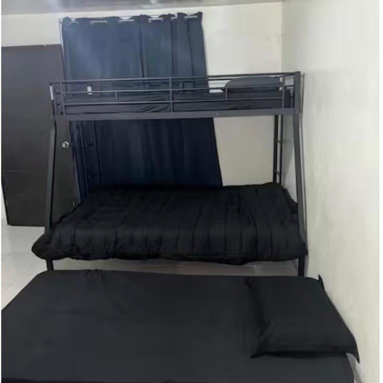 Fully equipt Apt - One-Bedroom Apartment - 3