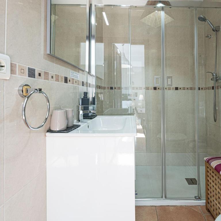 Hostal Don Peque - Habitación Doble con baño privado - 1 o 2 camas - 2