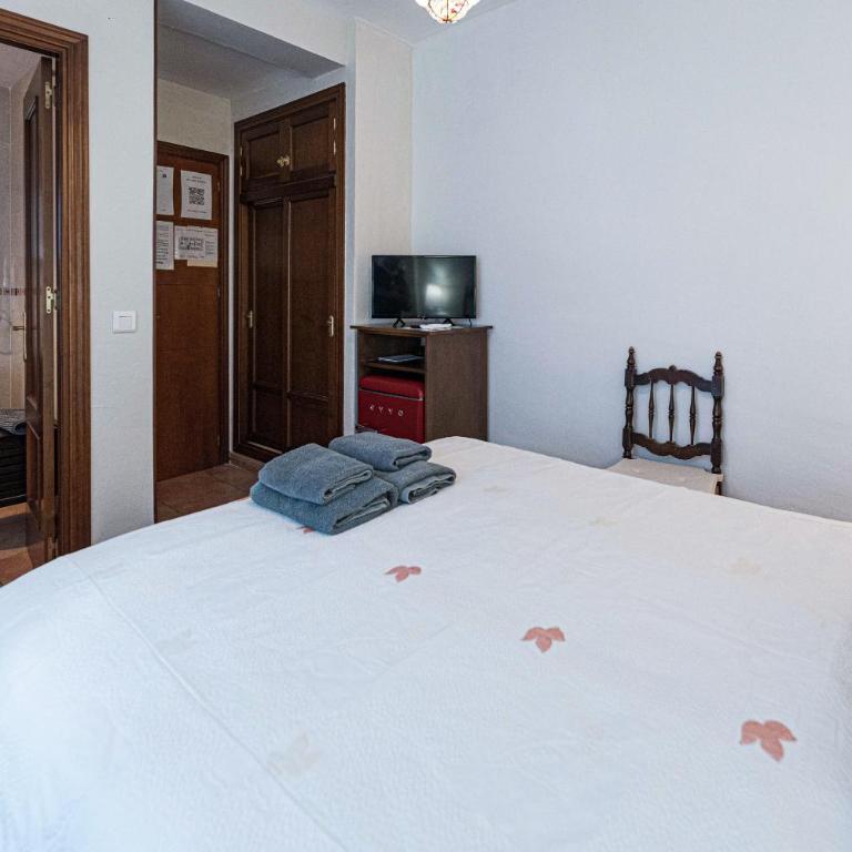 Hostal Don Peque - Habitación Doble con baño privado - 3