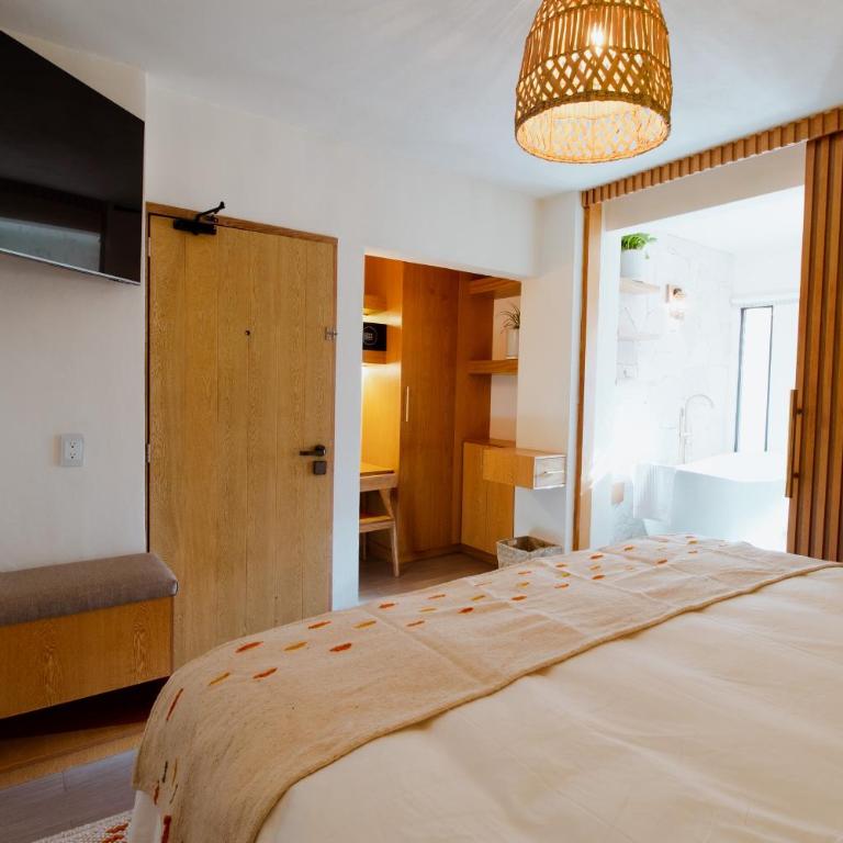 Bernardino Boutique - Deluxe Double Room with Bath - 4