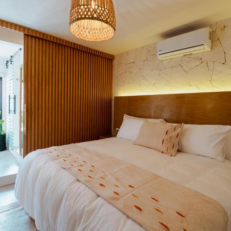 Bernardino Boutique - Deluxe Double Room with Bath - 2