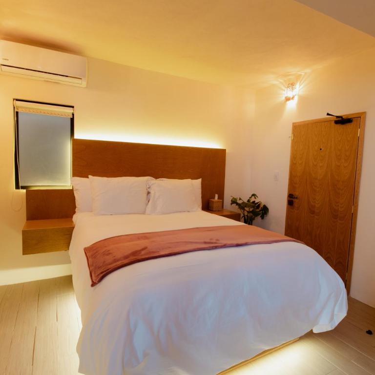 Bernardino Boutique - Standard Queen Room - 6