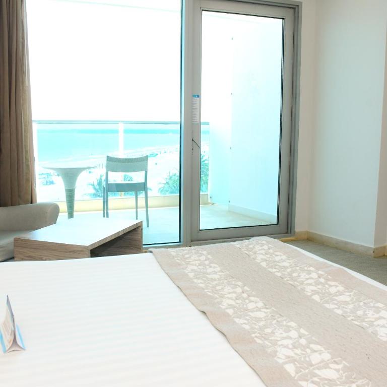 Las Americas Torre Del Mar - Superior Queen Room - 3