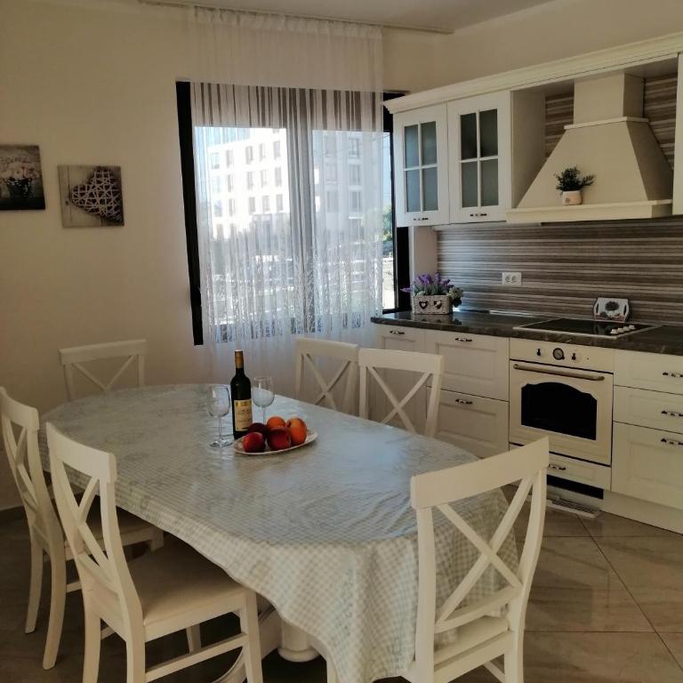 Sun&Sea Apartments - Two-Bedroom Apartment with Sea View - 4