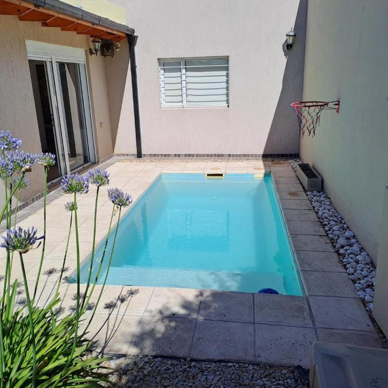 Casa Familiar con Piscina en El Cóndor - a 20' de Viedma - Casa de 2 dormitorios - 5