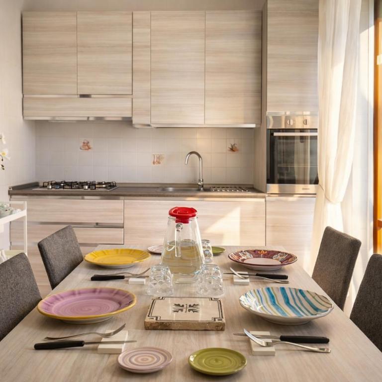 Exclusive Large 3 bed room Apartment with Pool Central Sorrento - Three-Bedroom Apartment - 10