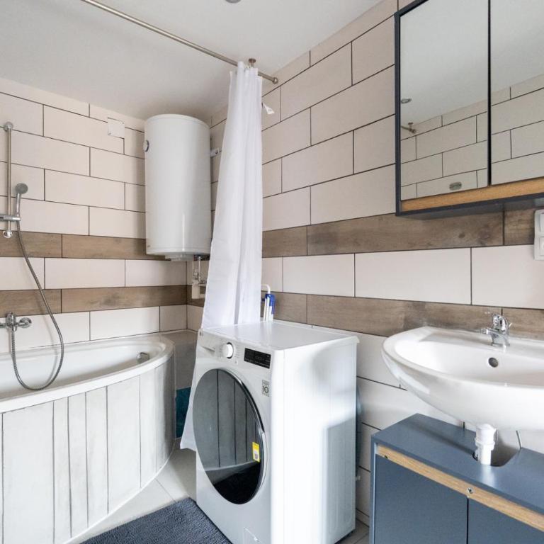COY Apartments Kapfenberg - Spacious Stays for Companies, Groups & Workers - Apartment mit 3 Schlafzimmern und Balkon - 30