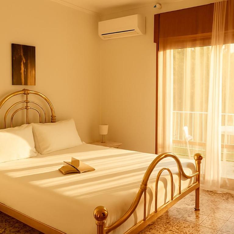 Exclusive Large 3 bed room Apartment with Pool Central Sorrento - Three-Bedroom Apartment - 9