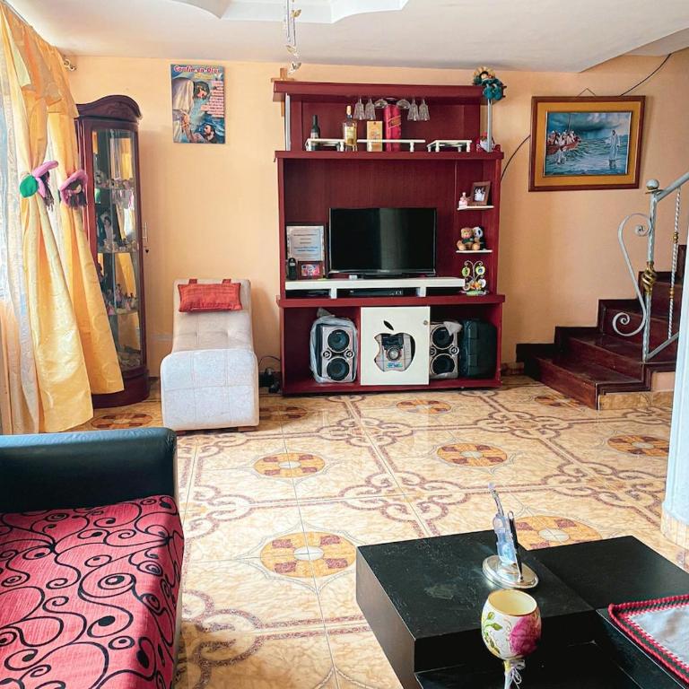 Tu casa en Quito - Three-Bedroom Apartment - 1