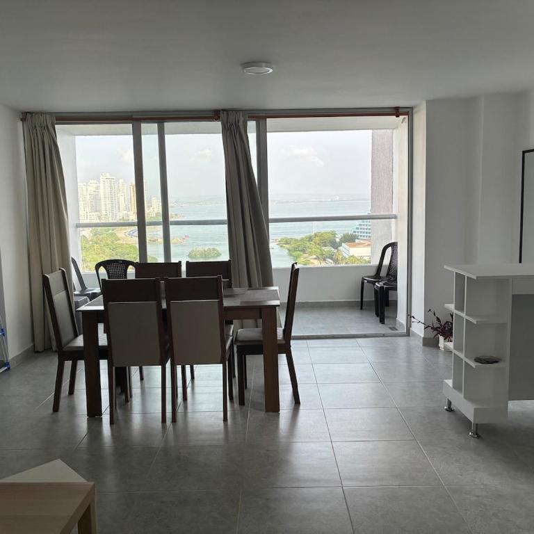Dream view near the sea and historic center - Three-Bedroom Apartment - 17