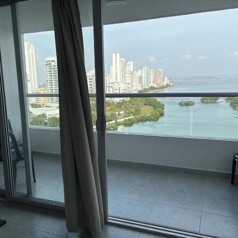 Dream view near the sea and historic center - Three-Bedroom Apartment - 20