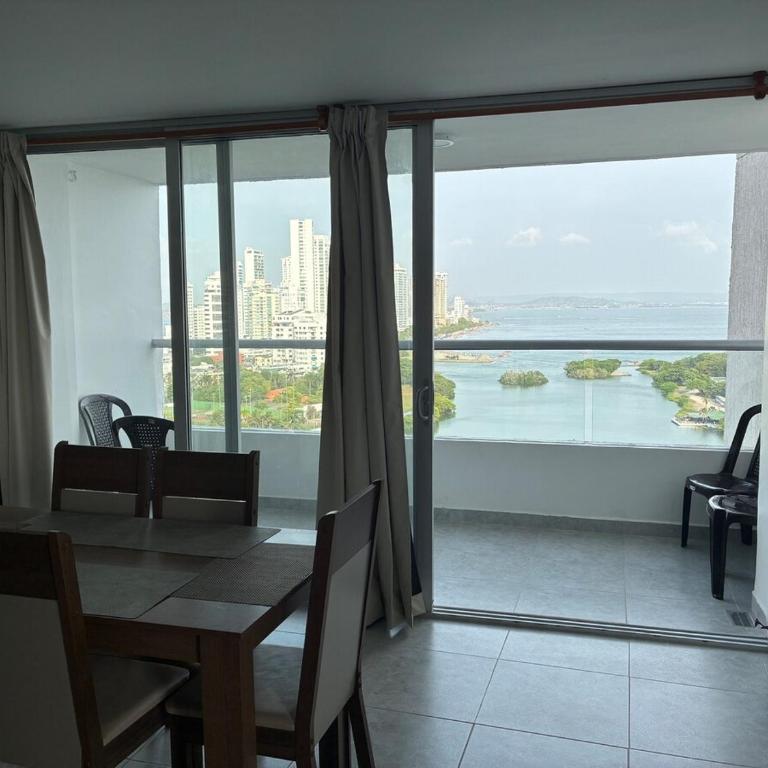 Dream view near the sea and historic center - Three-Bedroom Apartment - 22