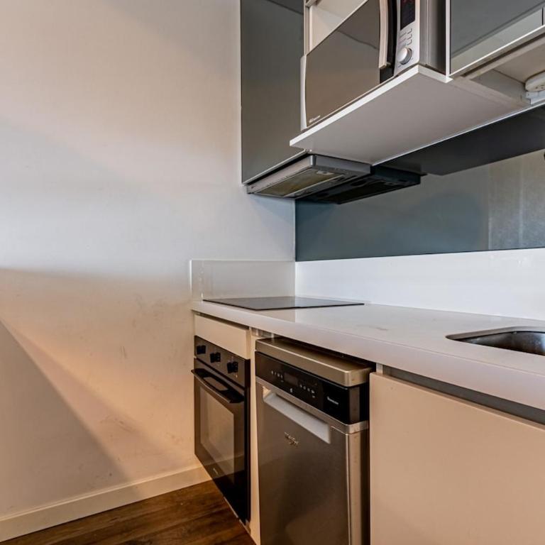 Departamento de lujo - Sauna, Gym, Seguridad 24hs y Pileta - Apartamento de 1 dormitorio - 28