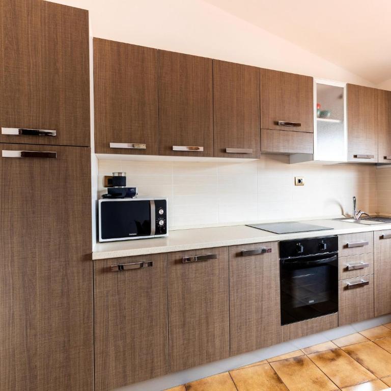 Ampia terrazza vista mare e aria condizionata - Appartamento con 3 Camere da Letto - 11