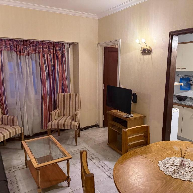 Brown y Sarmiento - Apartamento de 3 dormitorios - 1