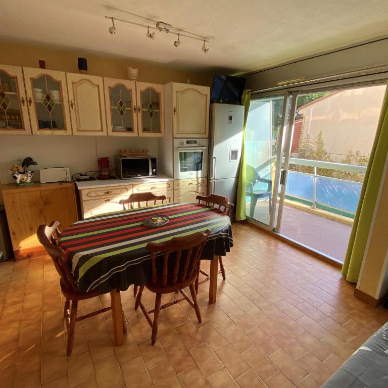 Appartement 4 Pers, Vue Mer, avec Parking - FR-1-837-87 - Apartment - 3