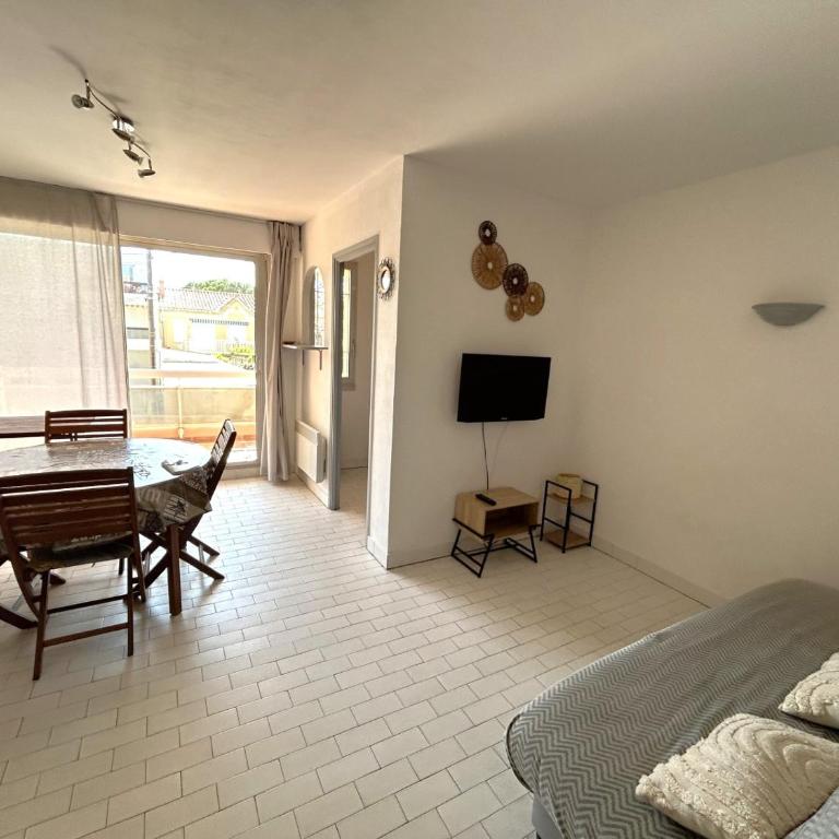 Appartement pour 4 avec parking à 50m de la plage - FR-1-837-88 - Appartement - 3