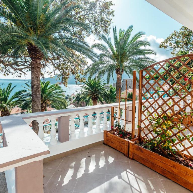 Apartments Belvedere - Deluxe Double Room - 13