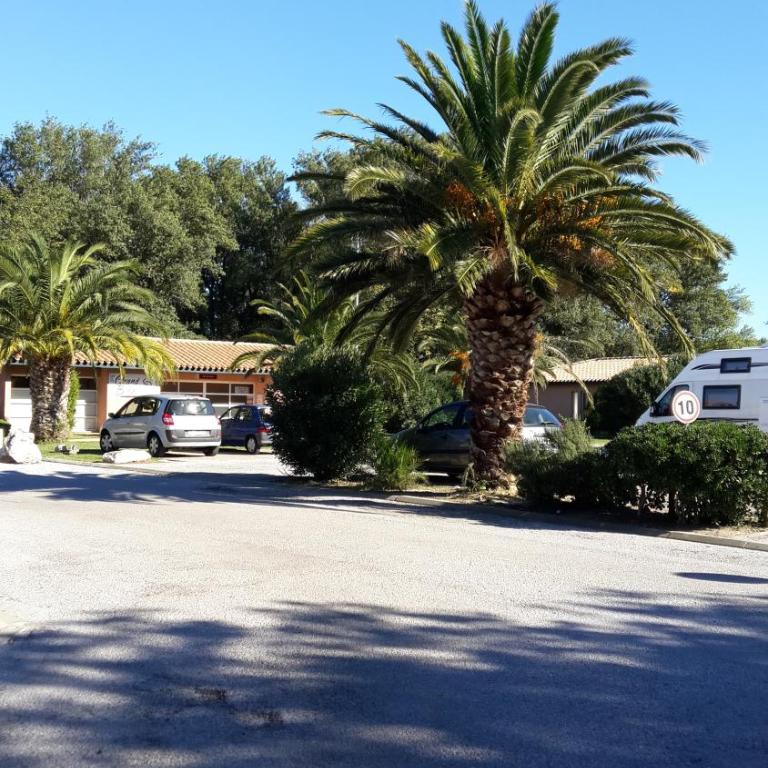 Gîte classé 3 étoiles dans résidence standing avec - Piscine Clim Parking Wifi Prêt Vélos - Ménage et linge non inclus - Apartment with Terrace - 29
