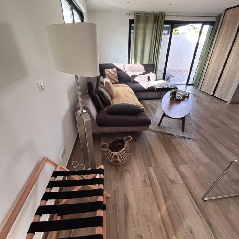 Chic & cozy 2 chambres , climatisée , rénové au calme - Appartement 2 Chambres - 9