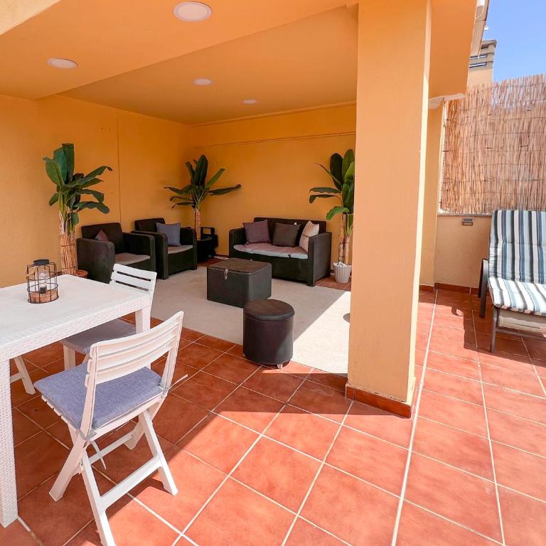El ático de Alicia con terraza panorámica a pie de playa - Apartamento de 2 dormitorios - 3