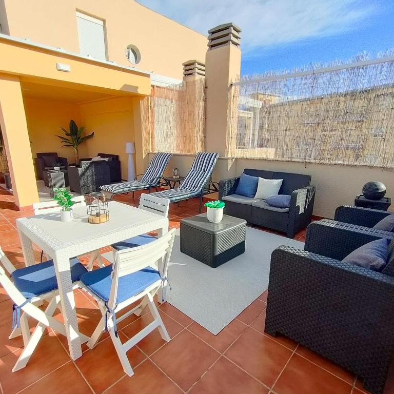 El ático de Alicia con terraza panorámica a pie de playa - Apartamento de 2 dormitorios - 9