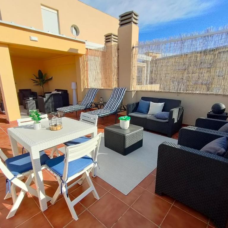 El ático de Alicia con terraza panorámica a pie de playa - Apartamento de 2 dormitorios - 12