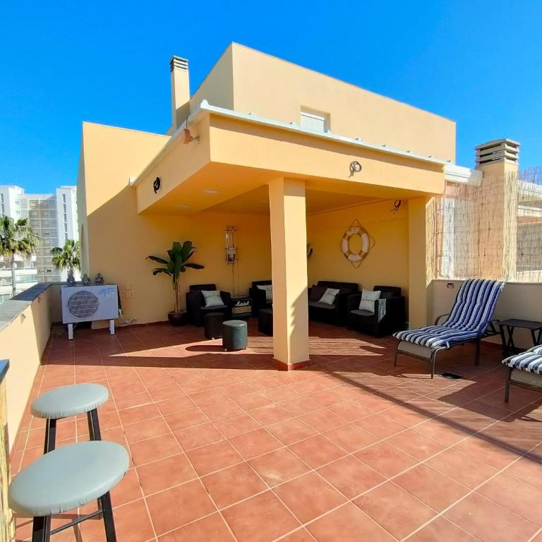 El ático de Alicia con terraza panorámica a pie de playa - Apartamento de 2 dormitorios - 15