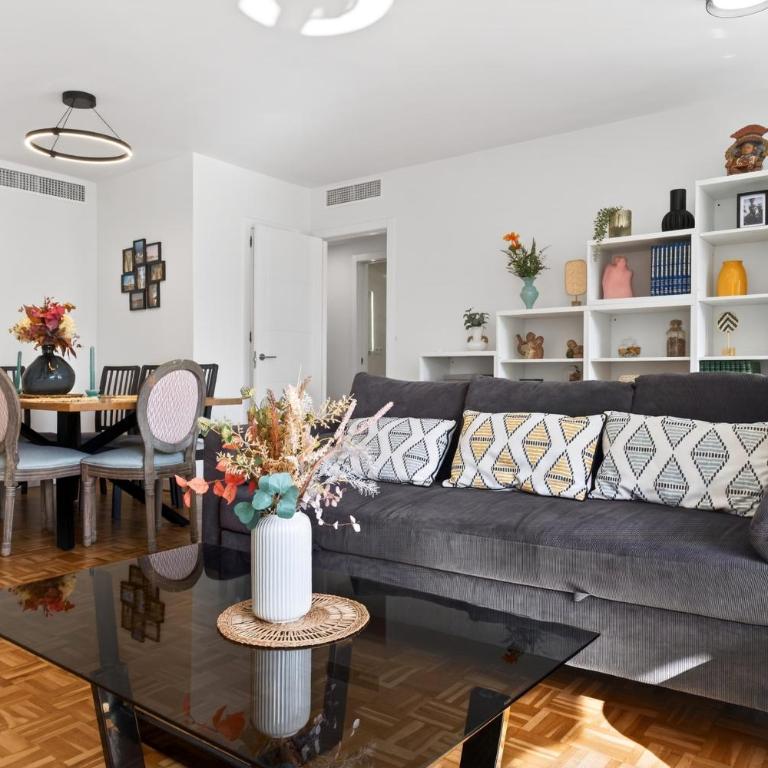 New apartment in the city center 3beds, 2baths & parking - Apartamento Superior con 3 dormitorios - 28