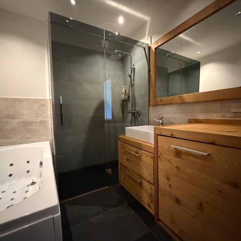 Comfortable house - 4 people - quiet - Chalet mit 2 Schlafzimmern - 12