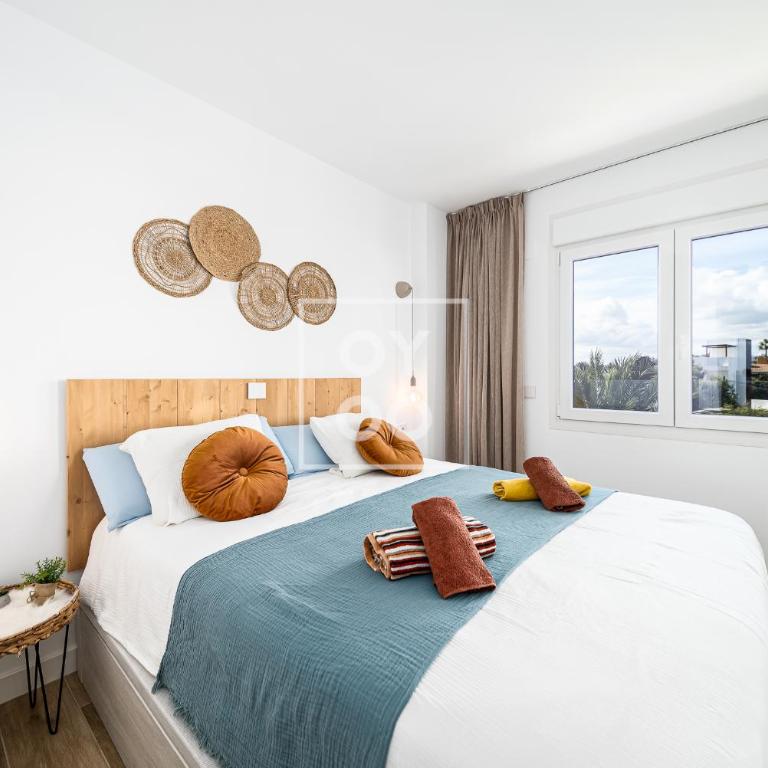 Beachfront Bliss apt, with heated pool, by OYOOSTAYS - Apartamento Deluxe de 2 dormitorios con vistas al mar - 4